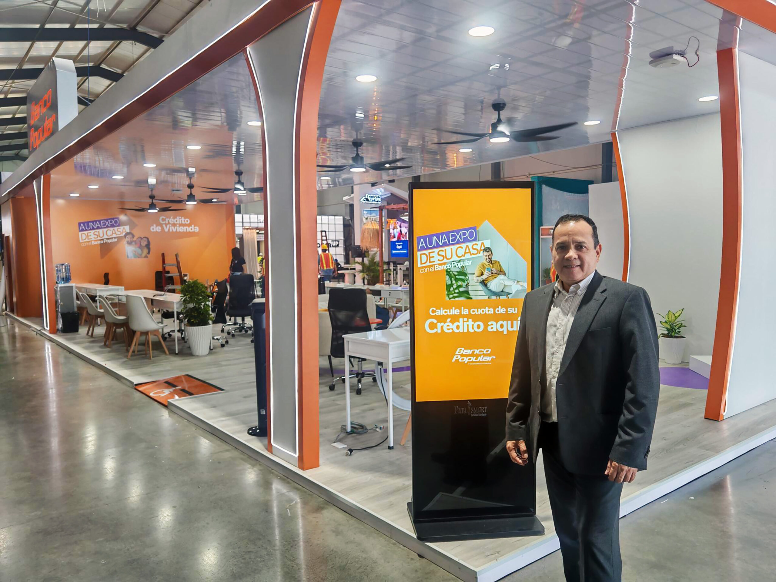 Christian Molina, Gerente Banca Comercial del Banco Popular y de Desarrollo Comunal en la Expo Construcción.